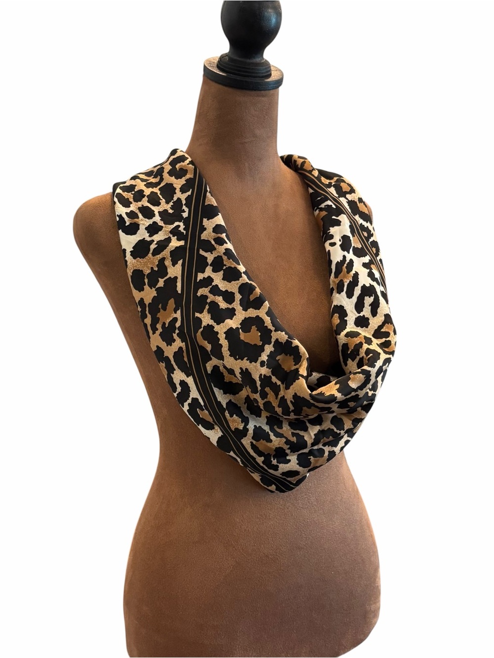 Leopard Print Scarf Large 35”x35” Animal Print Jaclyn Smith Preppy Mobwife City